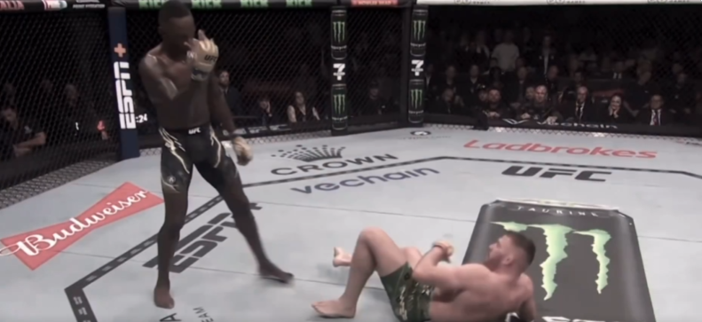 MECU999's tweet photo. →Image 1: No front headlock. No attempt to go for a D'arce/guillotine/anaconda/JapNT.
→Imagine 2: Failed takedown. Fighter laying on his back: No attempt to enter his guard to bank that round. No attempt to shoot his own TD. One dimensional cunt.
#TeamAbsoluteDogshit https://t.co/dQAAfQaS1p