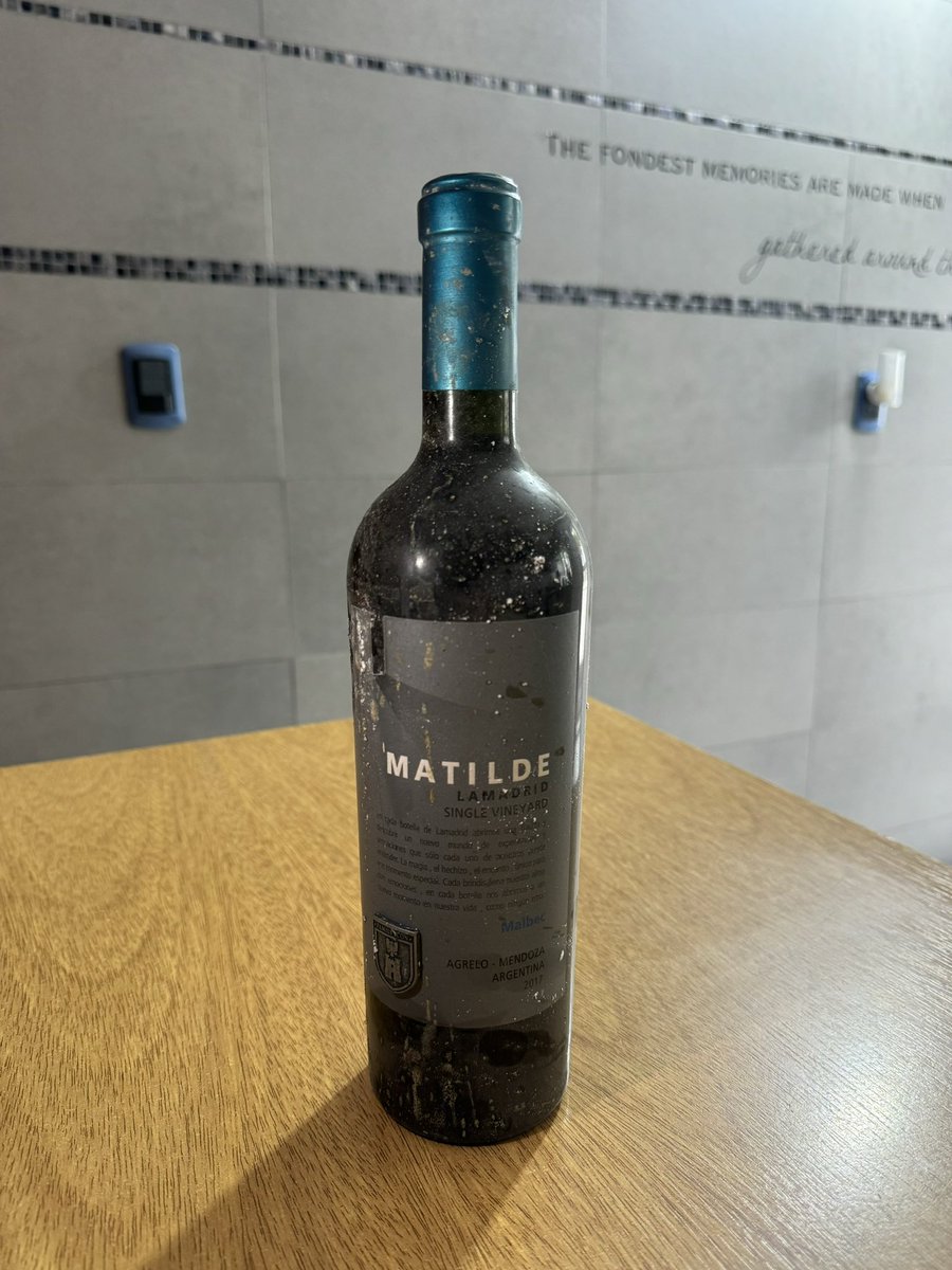 discoverywinemz's tweet photo. 🍷SORTEO🍷

Gracias al desafío de @vikinga_parana tuvimos que saquear la cava privada del @laricchiahugo 💪🏻

Requisitos: 

➡️ Seguir a @discoverywinemz @laricchiahugo y @_nicolaricchia 
🔁 RT y ❤️ este post. 
💬Etiquetar 2 personas. 

🏆 Lamadrid
🥈PS
🥉Rj 

Sorteo 24/08 21hs 🎉 https://t.co/Jw3bqdwyIl