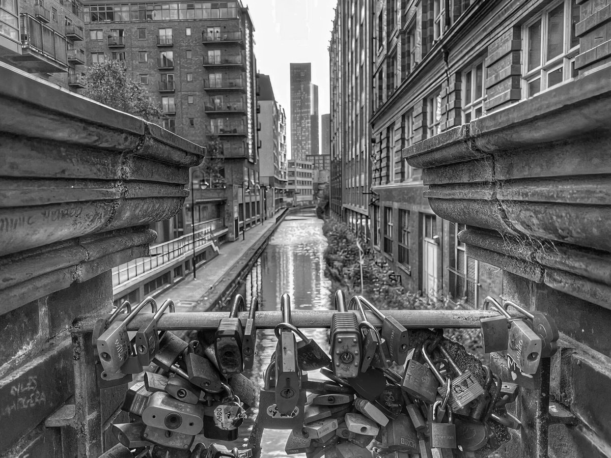 DronesAztech's tweet photo. Happy #WorldPhotographyDay! Celebrating the creative aspects of photographers
#photography #camera #manchester #stockport #droneservices #dronepilot #videographer https://t.co/0SXJyAWRRM