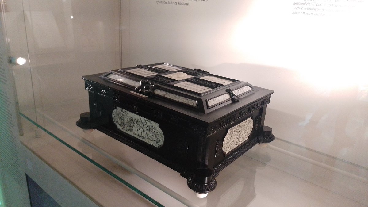 fibularyzacja's tweet photo. W pięknej kamienicy na wrocławskim Rynku mieści się #MuzeumPanaTadeusza, a w nim nie tylko #Mickiewicz, #Kościuszko, #Norwid, ale i #Malczewski, #Matejko #Wańkowicz, #Młodożeniec, #Mehoffer, #Szymborska, #Różewicz, #Dwurnik, #NowakJeziorański + #Greta, #Bartoszewski
#idźdomuzeum https://t.co/6StEUrkHHu