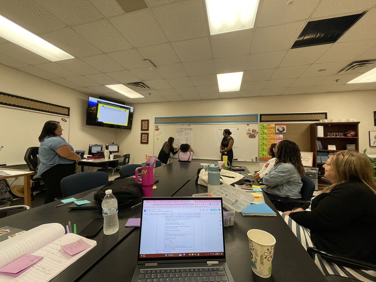 Andrea Estrada tweet media