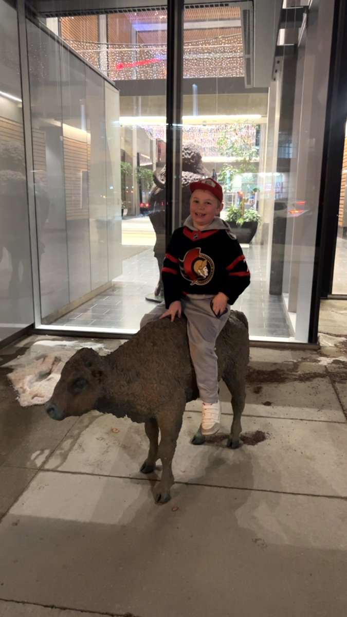 C_RORRIS's tweet photo. @Senators When we ate some popcorn and rode out of innipeg with the W in March #GoSENSGo https://t.co/eXeCm8hvKq