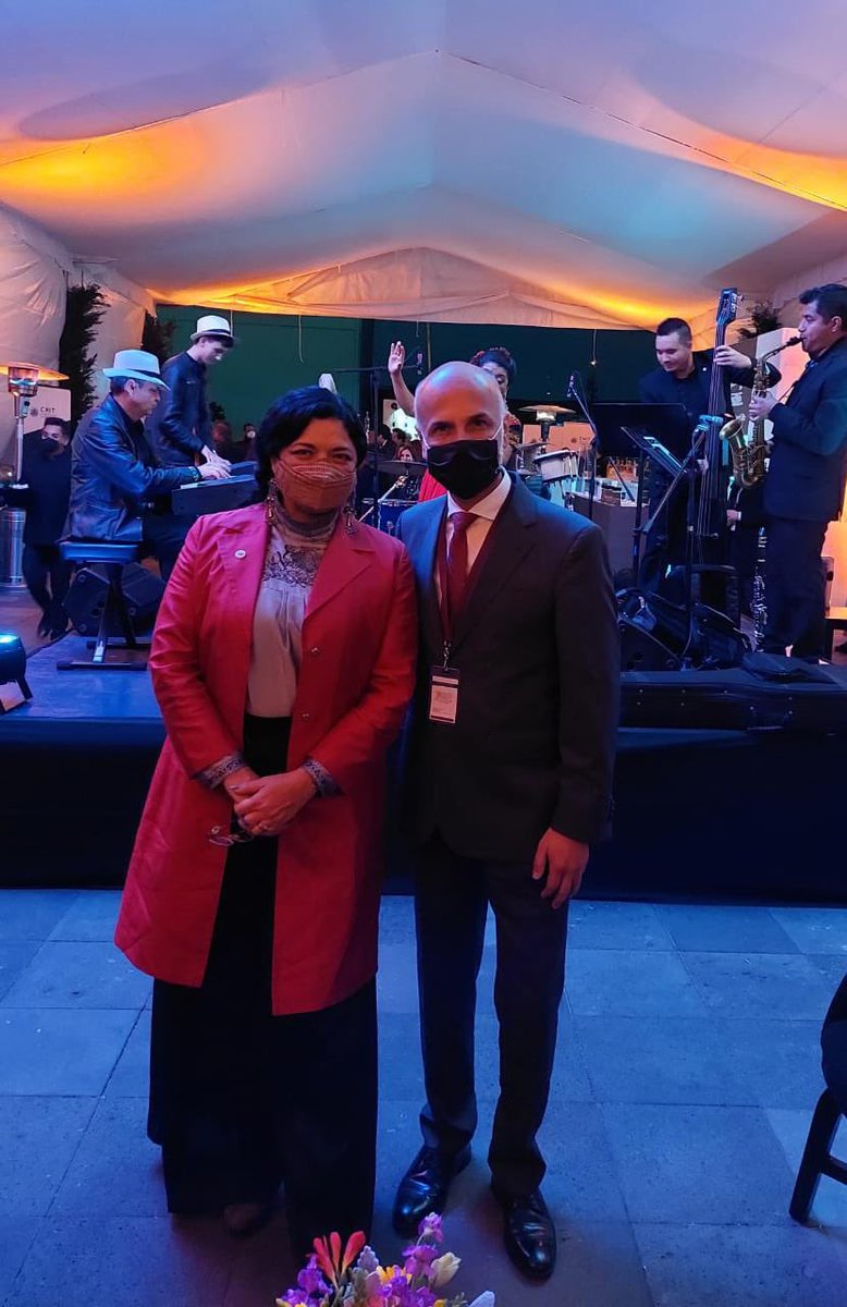 BernardoDeLMC's tweet photo. Felicidades, querida @alefrausto, por tu nombramiento como nueva Secretaria de Turismo (@turismocdmx) del @GobCDMX.

Tu experiencia como titular de @cultura_mx del @GobiernoMX será de gran utilidad para la encomienda que te ha asignado @ClaraBrugadaM, Jefa de Gobierno electa de la #CDMX.

¡Enhorabuena!

@Claudiashein @m_ebrard @LuisaAlcalde @SNietoCastillo @mario_delgado