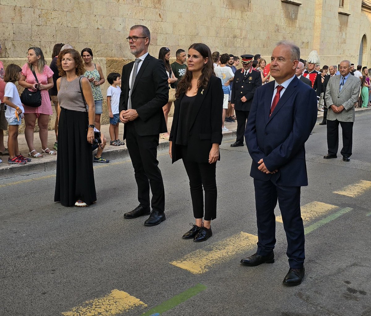 La ciutat de #Tarragona acompanya Sant Magí en una multitudinària processó que combina fet religiós i cultura popular. Gràcies a la confraria per convidar-nos-hi i per deixar-nos viure-la des de dins. I que l'aigua i els <a href="/portants_aigua/">Portants de l'aigua de Sant Magí</a> tinguen llarga vida.