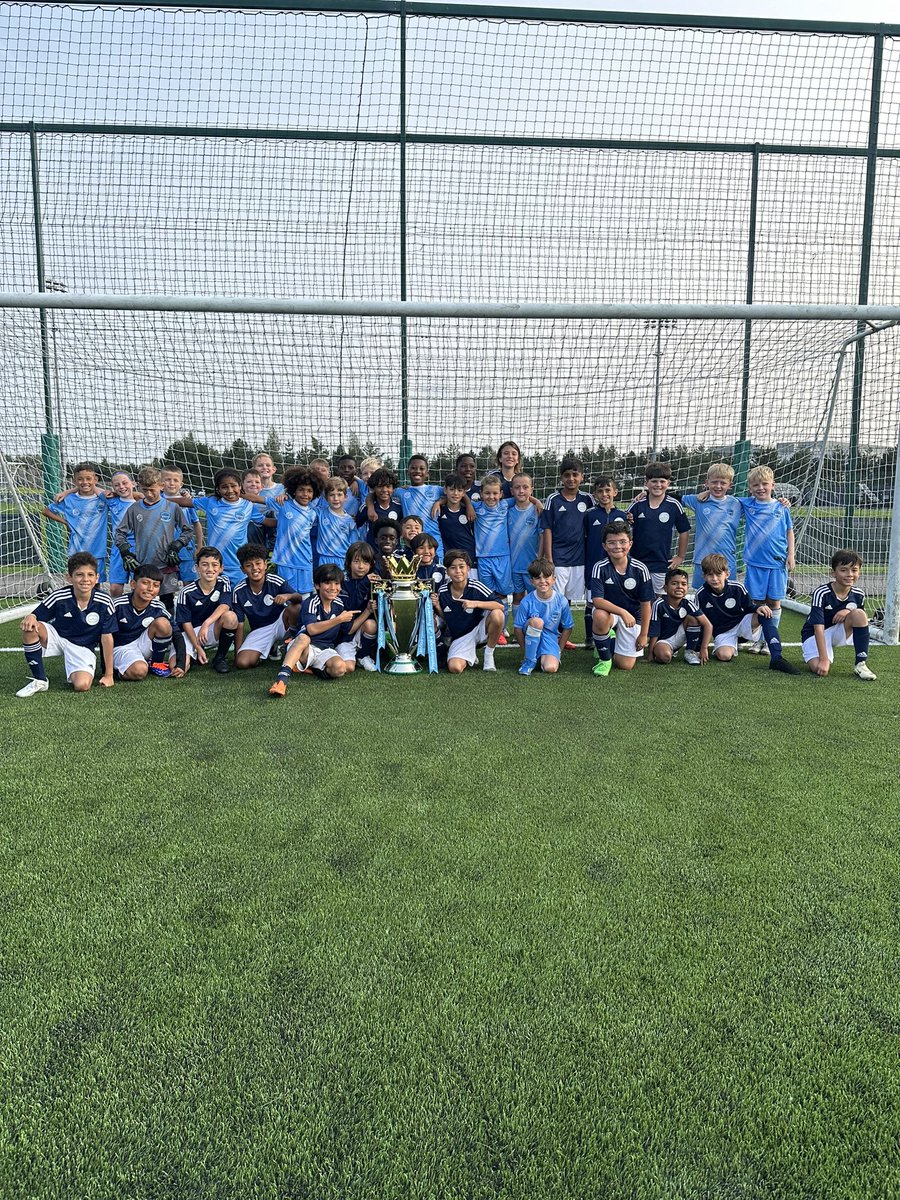 🏴󠁧󠁢󠁥󠁮󠁧󠁿 Beswick CFC 🤝 Akinji Soccer 🇺🇸

This evening we had the pleasure of welcoming @akinjisoccer who are touring the UK from the states 🇺🇸 

#ONETEAM🩵 #ONEFAMILY🤍 #TEAMBCFC🩵