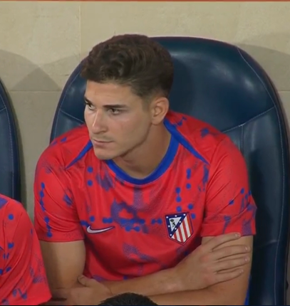 lautarodeIcampo's tweet photo. Me vi un partido completo del Atlético Madrid por Liga Española con la ilusión de ver el debut de Julián Álvarez. Jugó quince minutos, empataron, y además un delantero noruego de más de 1.94cm de altura fue titular por encima de él y metió un gol. La historia se vuelve a repetir. https://t.co/GLlgazC6iV