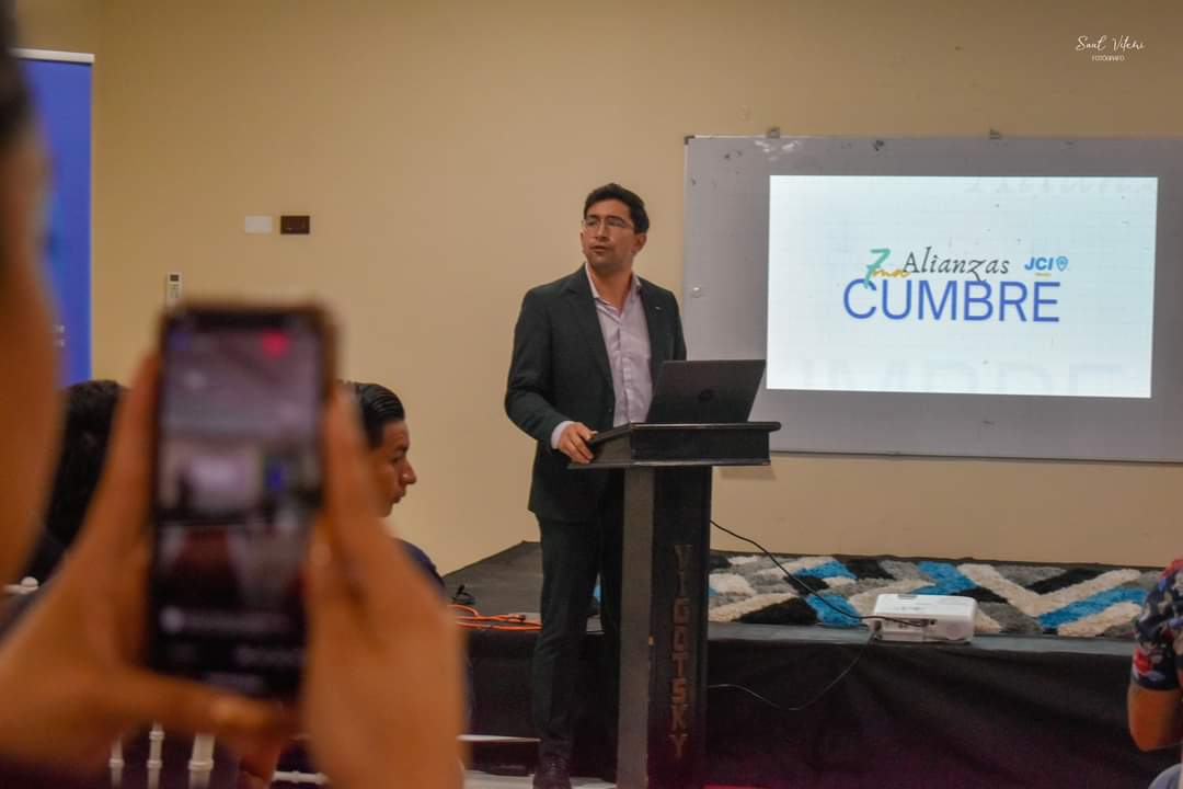 ¡La 7ma Cumbre de Alianzas JCI Manta ha sido un éxito!

Estamos emocionados de compartir con ustedes los momentos más destacados de este evento inspirador. La cumbre reunió a visionarios y aliados estratégicos que están transformando nuestra comunidad local.
#JCI #JCIManta