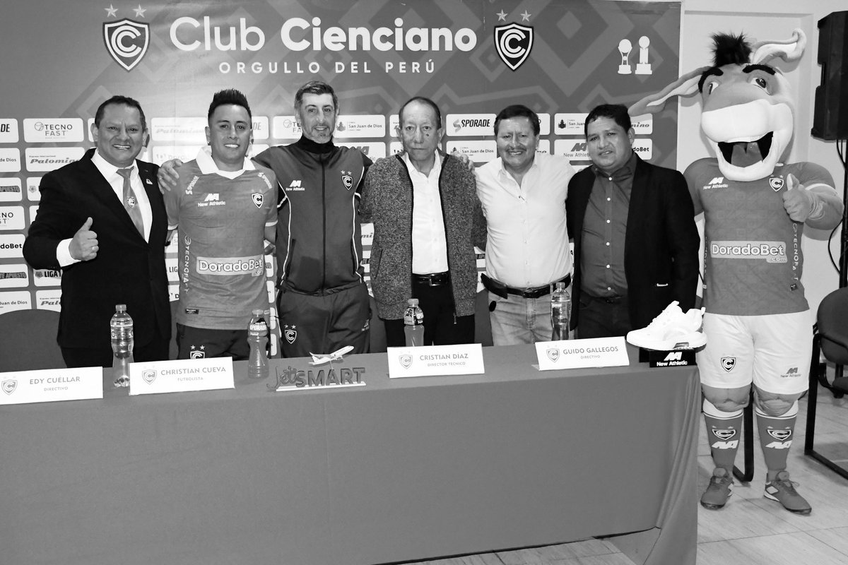 ErrorArbitralTR's tweet photo. El silencio de Cienciano respecto a Christian Cueva es completamente VERGONZOSO.

El único campeón internacional del Perú no merece esta mancha en su historia. Lamentable. https://t.co/NrwgGLYtU3