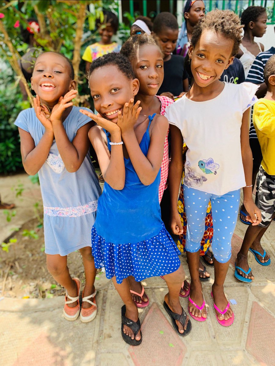 En 2019 j’effectuais une mission humanitaire de 3 mois via l’UNICEF en Guinée, puis Asso Kheira’ a vu le jour afin de venir en aide aux orphelins &amp; enfants des rues en Guinée. 

Puis nous avons mené des actions au Mali, Sénégal etc…

Aujourd’hui nous soufflons notre 5e bougie🥺.