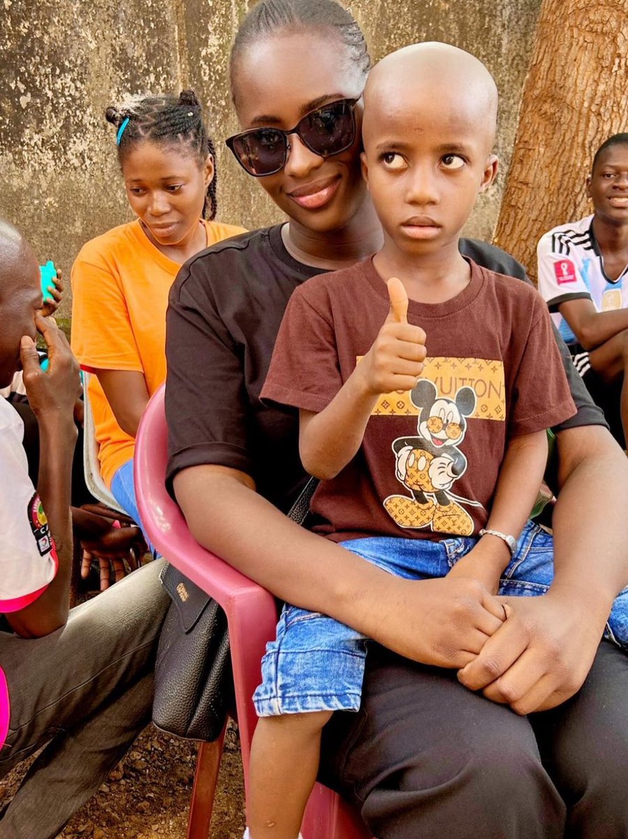 Mkaabaa's tweet photo. En 2019 j’effectuais une mission humanitaire de 3 mois via l’UNICEF en Guinée, puis Asso Kheira’ a vu le jour afin de venir en aide aux orphelins &amp; enfants des rues en Guinée. 

Puis nous avons mené des actions au Mali, Sénégal etc…

Aujourd’hui nous soufflons notre 5e bougie🥺. https://t.co/u8QCxGtGgG