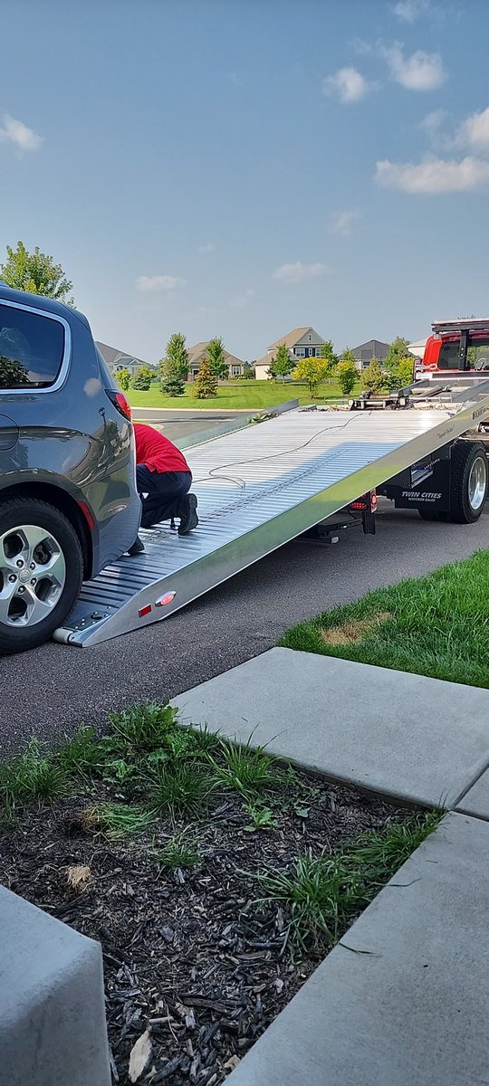 ElsieBWriter's tweet photo. This photo brought to you by the makers of the 2019 @Chrysler Pacifica for putting in an auxiliary battery for a feature we hate using, and when that battery dies, the main battery dies and we need to tow it to the dealership. This is the second time in a year this has happened. https://t.co/8MCC8nPOax