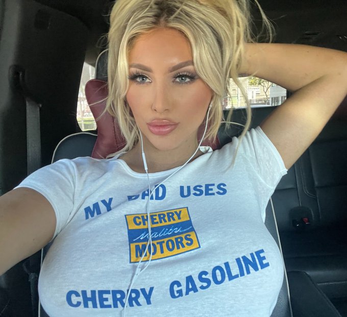 Watch Kayley Gunner's leaked NSFW photo on TwXstars