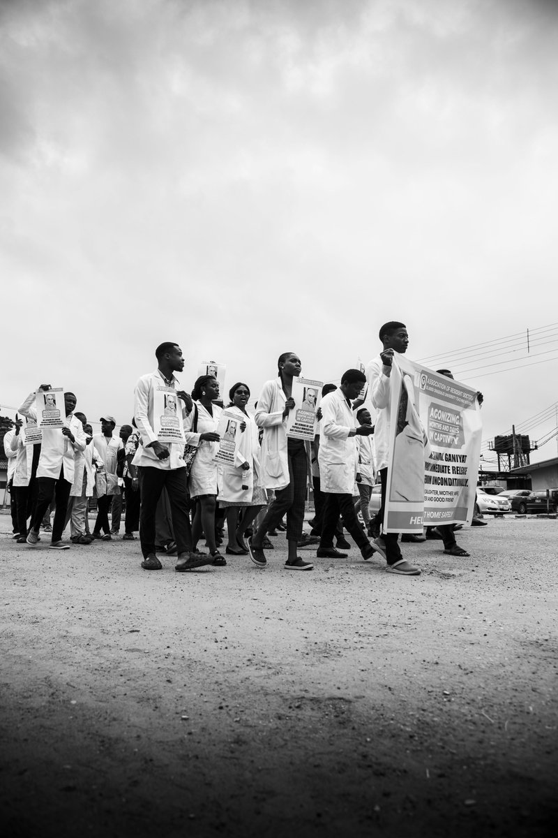 Doxamour's tweet photo. Picture excerpt from @oouth_sagamu Doctors Solidarity walk for Dr Ganiyat. 
#freeDrGaniyat 
#FreeThe20MedStudents 
Cc:@Nigerian_Doctor @nard_nigeria https://t.co/R9YcdAPeRW