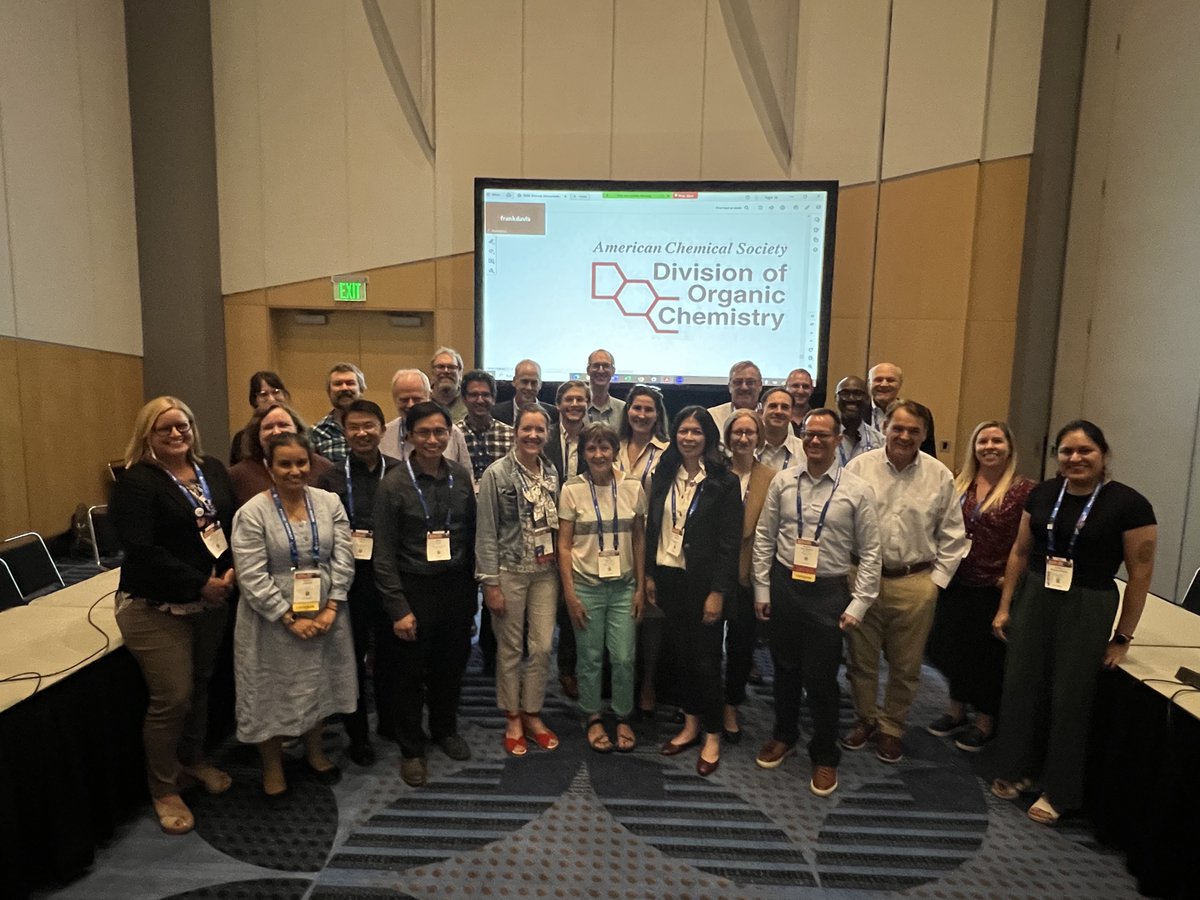 The ACS Division of Organic Chemistry Executive Committee. Spot any friends?