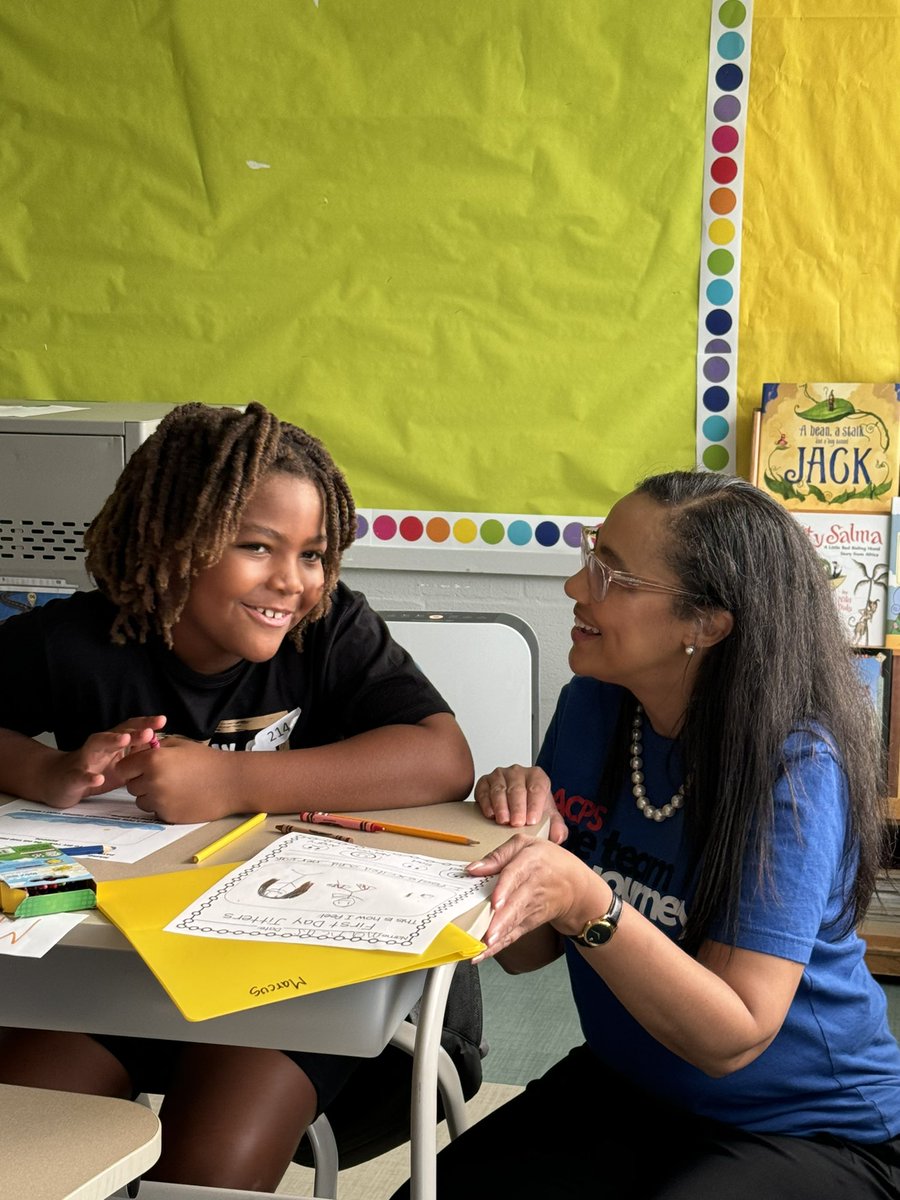 ACPSk12Supt's tweet photo. Happy first day @ACPSK12! I had an exciting morning starting off at the bus depot and visiting a few schools. I am wishing everyone a successful year filled with learning, happiness and memories. #ACPSBack2School #BacktoSchoolVA
#ACPSFirstDay https://t.co/AlvV9yM955