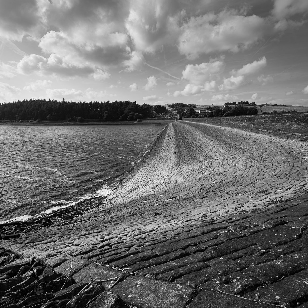 Langsett #photography #landscape #Yorkshire #Penistone #Pennines #PeakDistrict  #Flâneur #psychogeography #DarkFairytale #RuralMarginalia #bw  #BlackAndWhite #monochrome #SonyFE1635PZf4