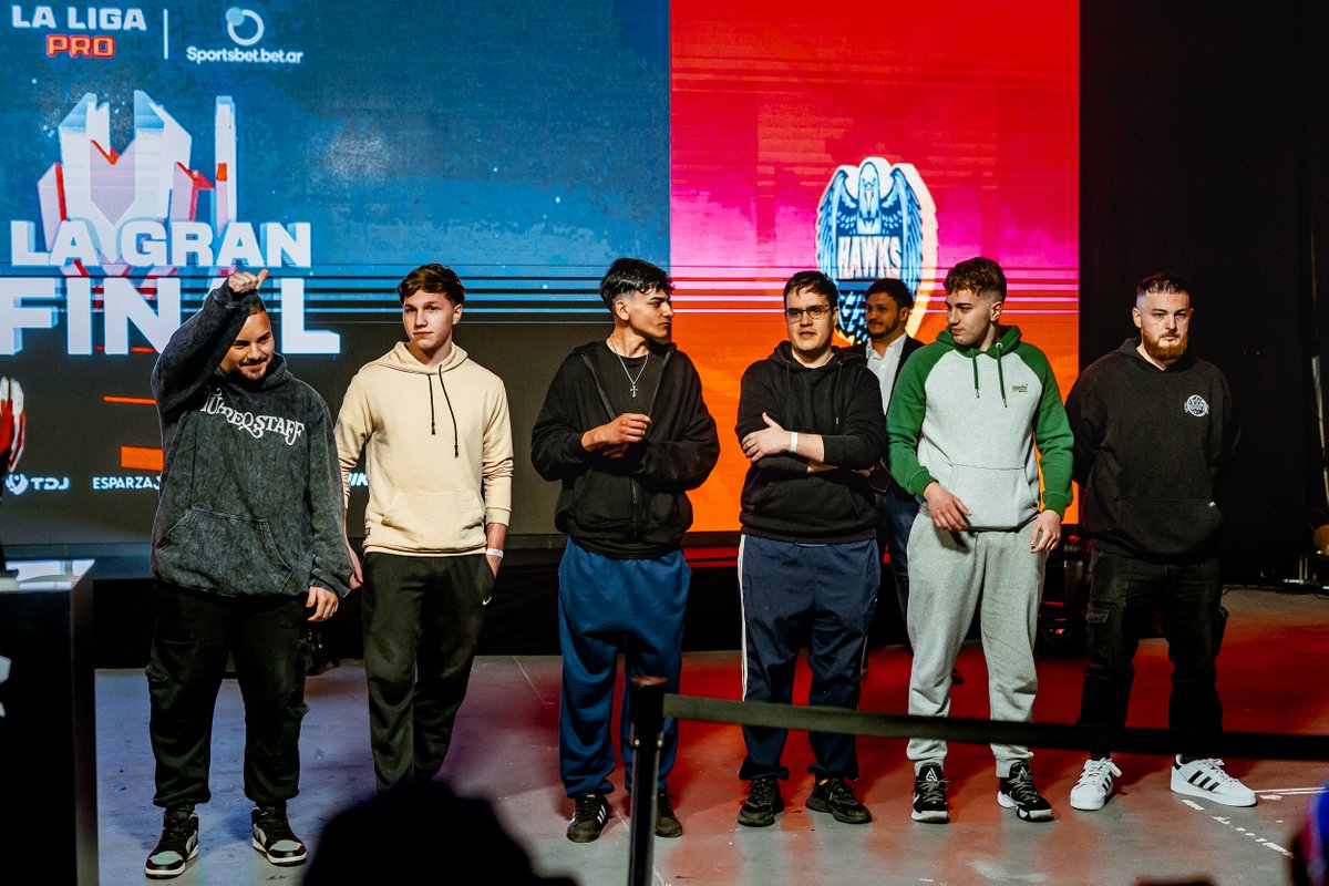 La Liga Pro (@laligaprocs) on Twitter photo Qué canción sonó cuando entró La Champions Liga al escenario?  🎶
#LLP2024 Qué canción sonó cuando entró La Champions Liga al escenario?  🎶
#LLP2024