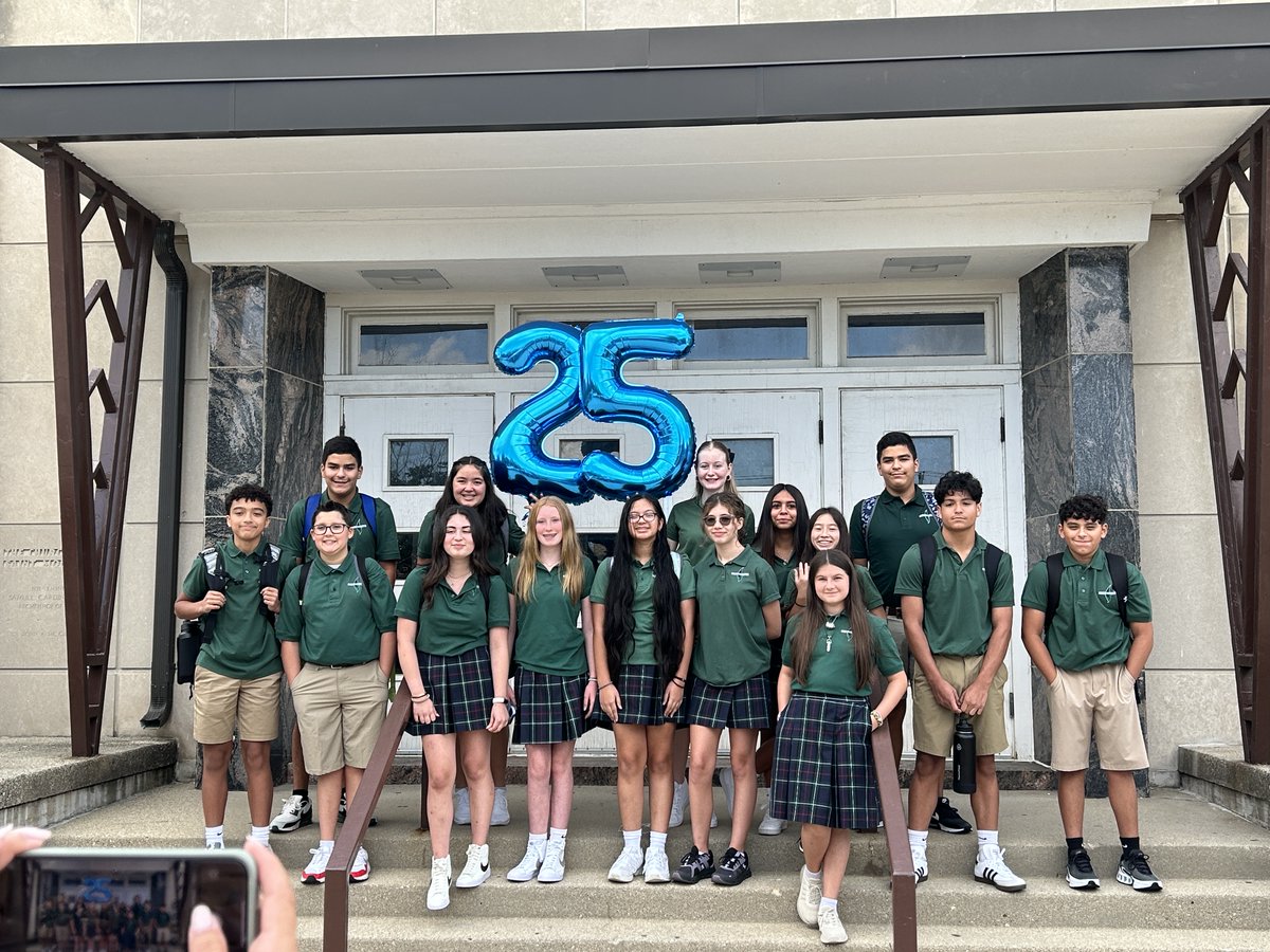StMonicaAcademy's tweet photo. Class of 2025 ready for the start of their 8th grade year! https://t.co/px3WQJymUq