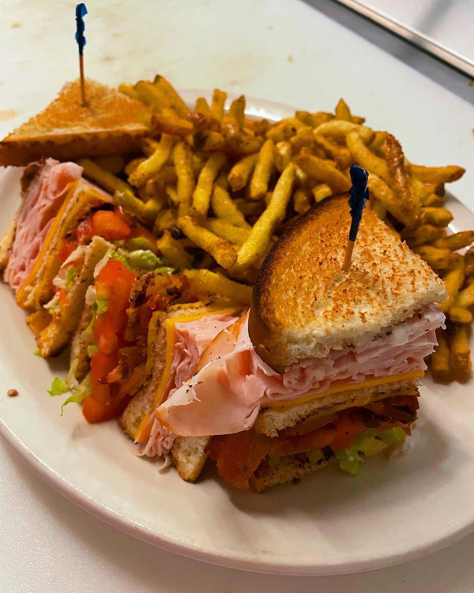 MugsPubCalgary's tweet photo. Monday at Mugs! It’s Jam Night with Armando!
Monday Specials:
-$6 PBR Tall Cans and Pints!
-$2 Off Sandwiches!
-$5 Jim Beam!
Happy Hour is 4-7! Kitchen is open until midnight!
#yyc #yycpubs #yycbeer #yyceats #yycmusic #yycmusicscene #yycmusicians #yychappyhour https://t.co/DIAJazOd8U