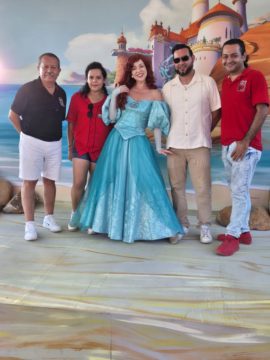 RadioDisneyMX's tweet photo. La magia de Disney Princesa llegó a Mazatlán, este fin de semana creamos tu mundo con máxima diversión 👑🩷
¡Gracias por acompañarnos! 💫
#DisneyPrincesa #CreaTuMundo https://t.co/feBDRREG3c