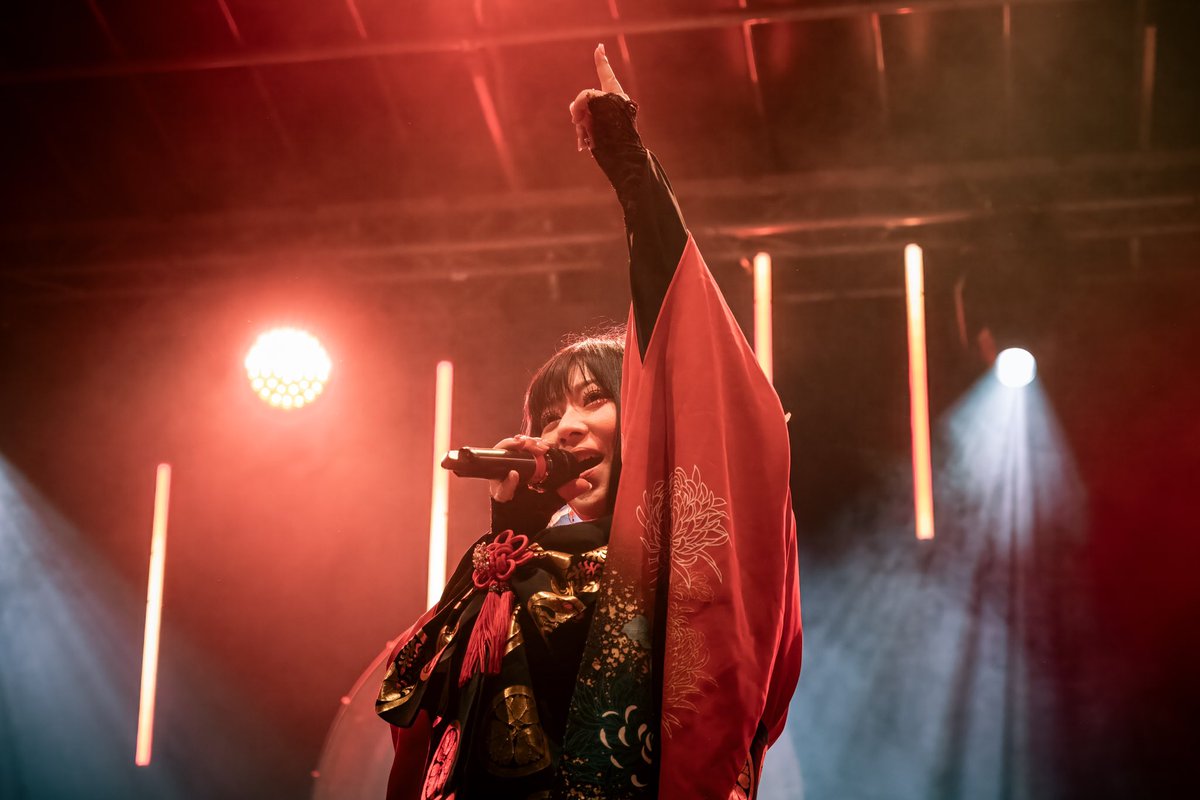 NyiradiGergely's tweet photo. Finally I could see my favorite band’s @WagakkiBand singer Yuko san @yuchinsound live from the first row😍
Listen to her voice and watching her from close was an amazing feeling. It was a treasure. 😊
#suzuhanayuko #wagakkiband #hanafugetsu #japanese #mainmatsuri2024 https://t.co/bts9FRSJQl