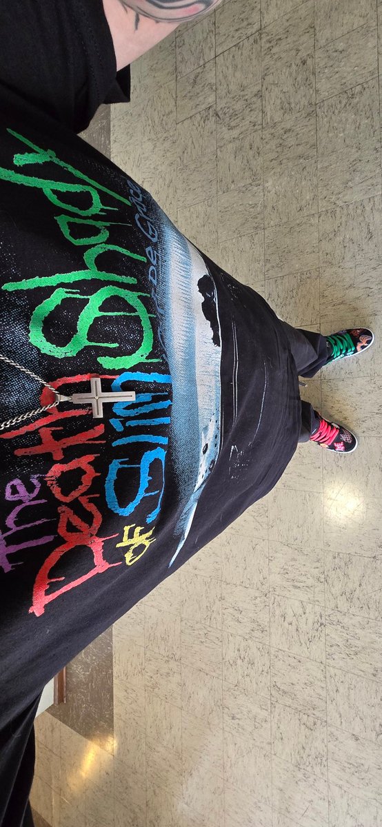 Skletn_crew's tweet photo. @Eminem bro, the shirt I grabbed is crazy quality. Thank you for caring about things like that. Truthfully, you never know if people just repackage Gildan and charge exuberant amounts for it, but this is not that at all! https://t.co/gCRIrFCxwU
