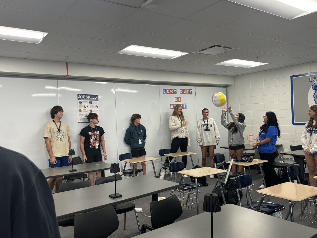 thefossboss's tweet photo. Foundations is off to a fun start this week with Beach Ball Bonanza to help freshmen continue to build relationships. #weareLZ @LZHSBEARS @johnwalshD95 @spedteach8 @LZ95curriculum @jrusniak @MrLeahyTweets https://t.co/j4QFyfq7ur