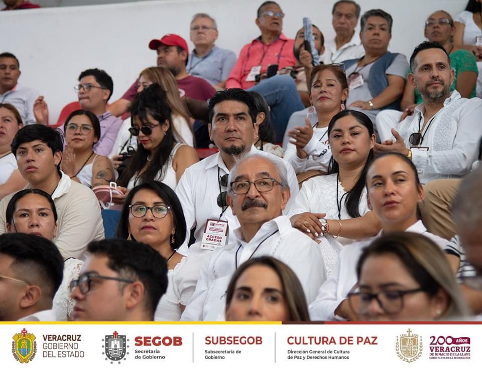 DGCPDH_Veracruz's tweet photo. Asistimos al 6to Informe del Gobernador @CuitlahuacGJ como parte del ejercicio de transparencia y rendición de cuentas.

Nos unimos al festejo del primer piso de la transformación, trabajando por los #DerechosHumanos de las personas que forman el Veracruz que #NosLlenaDeOrgullo. https://t.co/61F5lUUniE