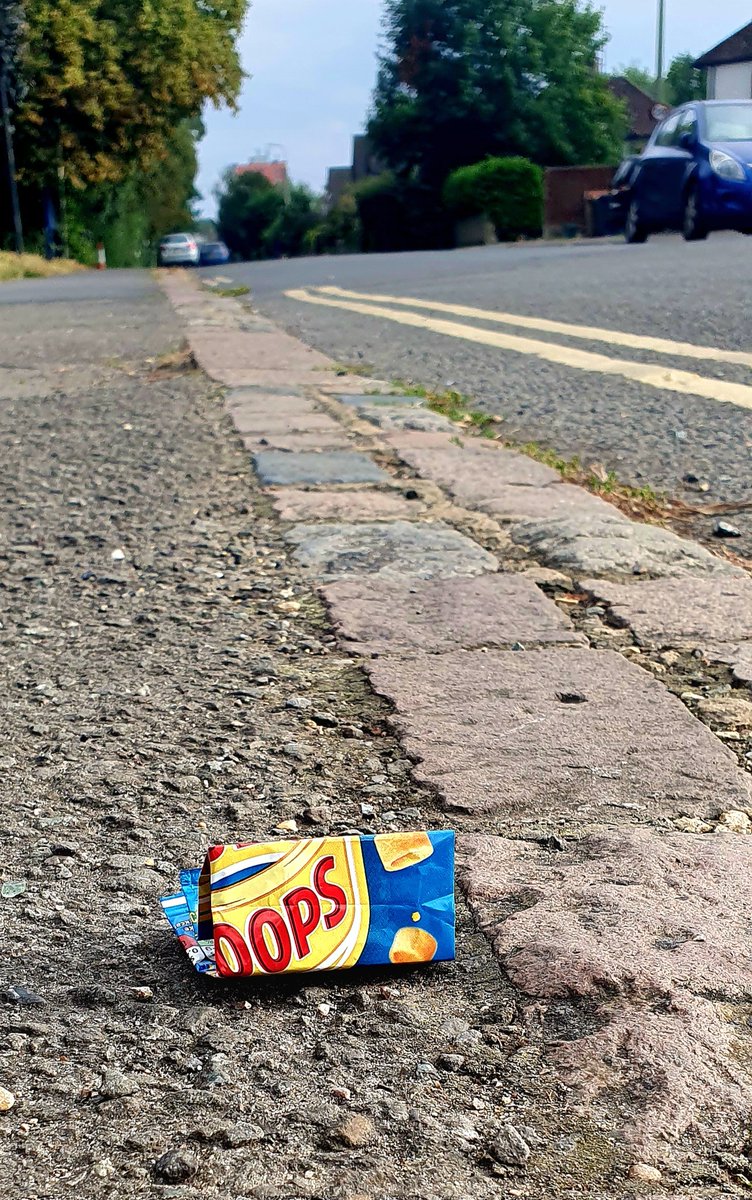 BucksFlyTipping's tweet image. It makes no sense to throw litter and risk a £500 penalty
The vast majority of people just take it with them and find a bin 
🚯🚯🚯🤦‍♂️
#ForBucksSake