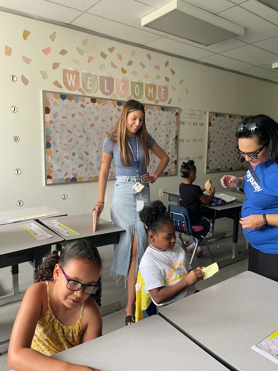 ACPSk12Careers's tweet photo. Happy #ACPSFirstDay! 🌟 ACPS leadership is thrilled to be visiting our schools as they wish our students, staff and families a successful start to the 2024-25 school year! 🏫 📝 #ACPSOneTeamOneJourney #ACPSBack2School #BacktoSchoolVA https://t.co/tiLr6wv9Dv