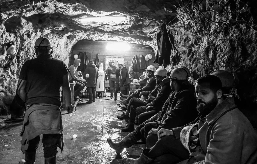 It was announced last week that Kosovo's government allocated €4M to Trepça miners, who have gone two months without pay. It took Kosovo government two months to pay Trepça miners. 

The June wages have finally been paid, but July's still remain unpaid.