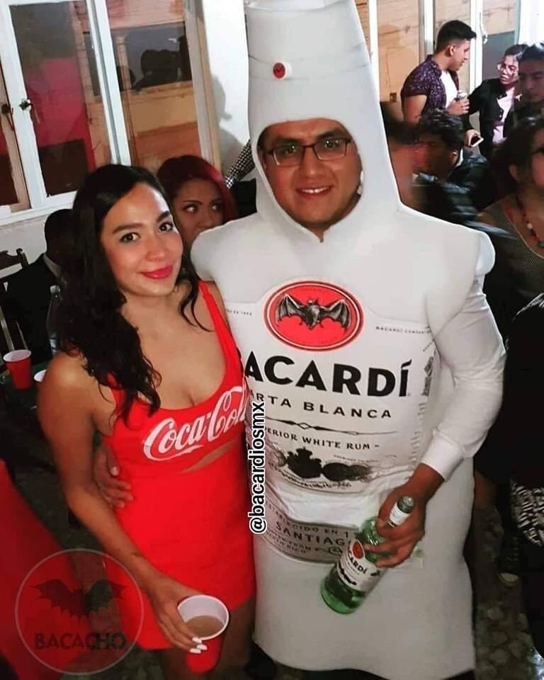 -Soñé contigo
-Que soñaste?
-Ya no me acuerdo 🐶