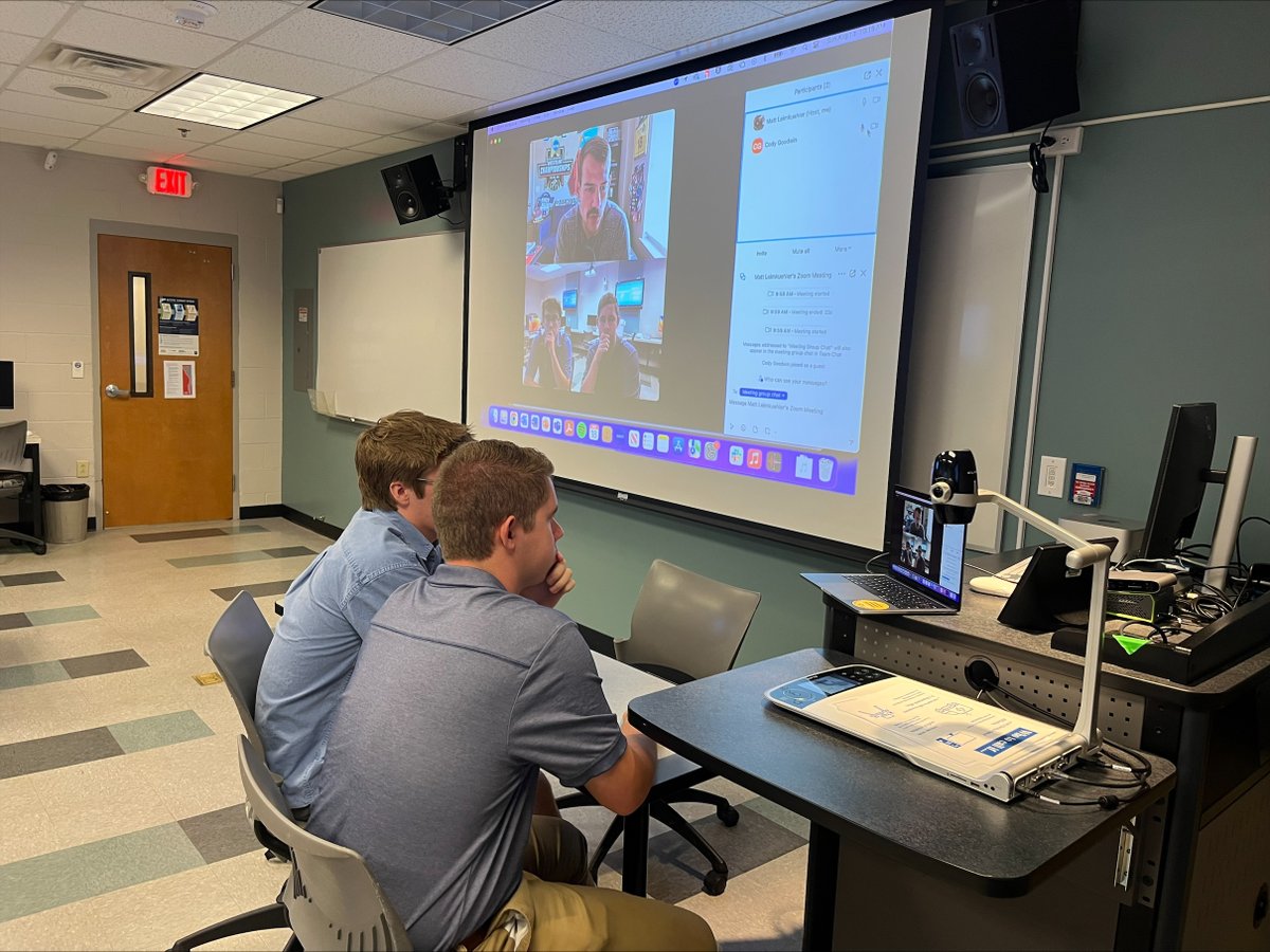 <a href="/MTSUSidelines/">MTSU Sidelines</a> had a fall retreat over the weekend! Students met with current and former MTSU employees with journalism experience, alums like <a href="/emwest22/">Emily R. West</a> and <a href="/brinleyhineman/">Brinley Hineman</a>, and other professionals to gain insight for the year ahead!

#mtsu #sojsm