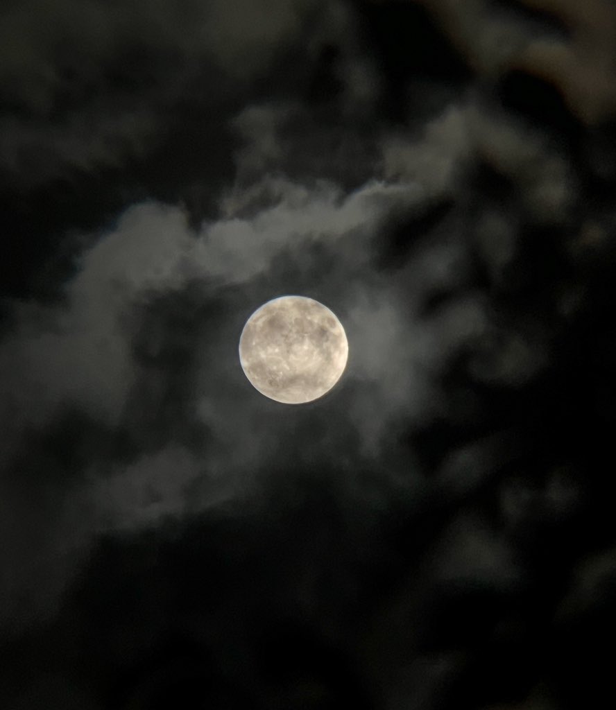 khan_ibtisaam's tweet image. Tonight’s  Moon🌕