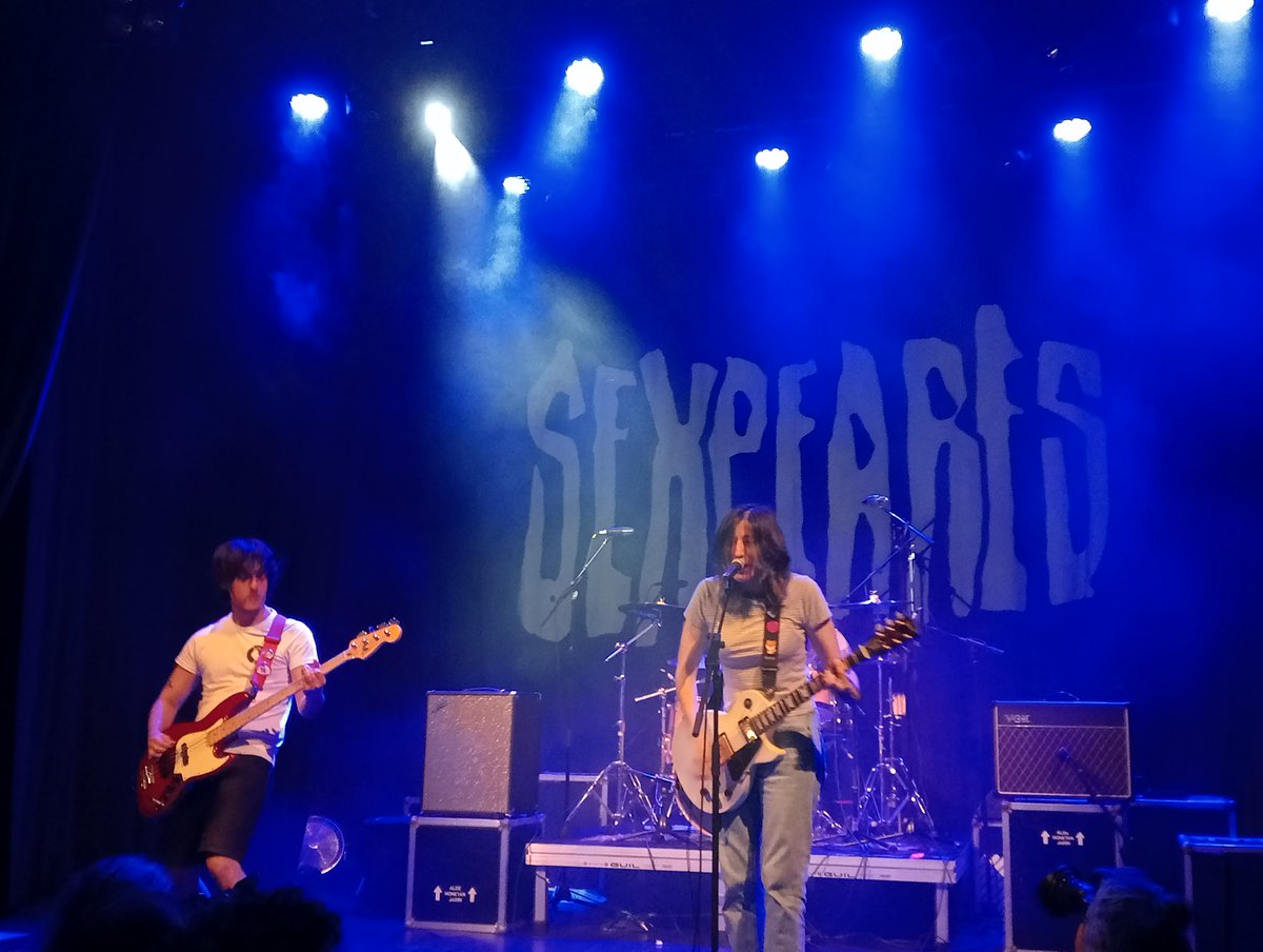 Otro sold out en la <a href="/MetalPopRockAN/">Muestra Bilbao Metal, Pop-Rock Erakustaldia</a> de <a href="/Bilborockbilbao/">Bilborock</a> con una tarde dedicada al rock y el punk femenino con Mikosis y el gran concierto de <a href="/lassexpeares/">sexpeares 🏳️‍🌈🏳️‍⚧️</a>.
lc.cx/XdnI7X