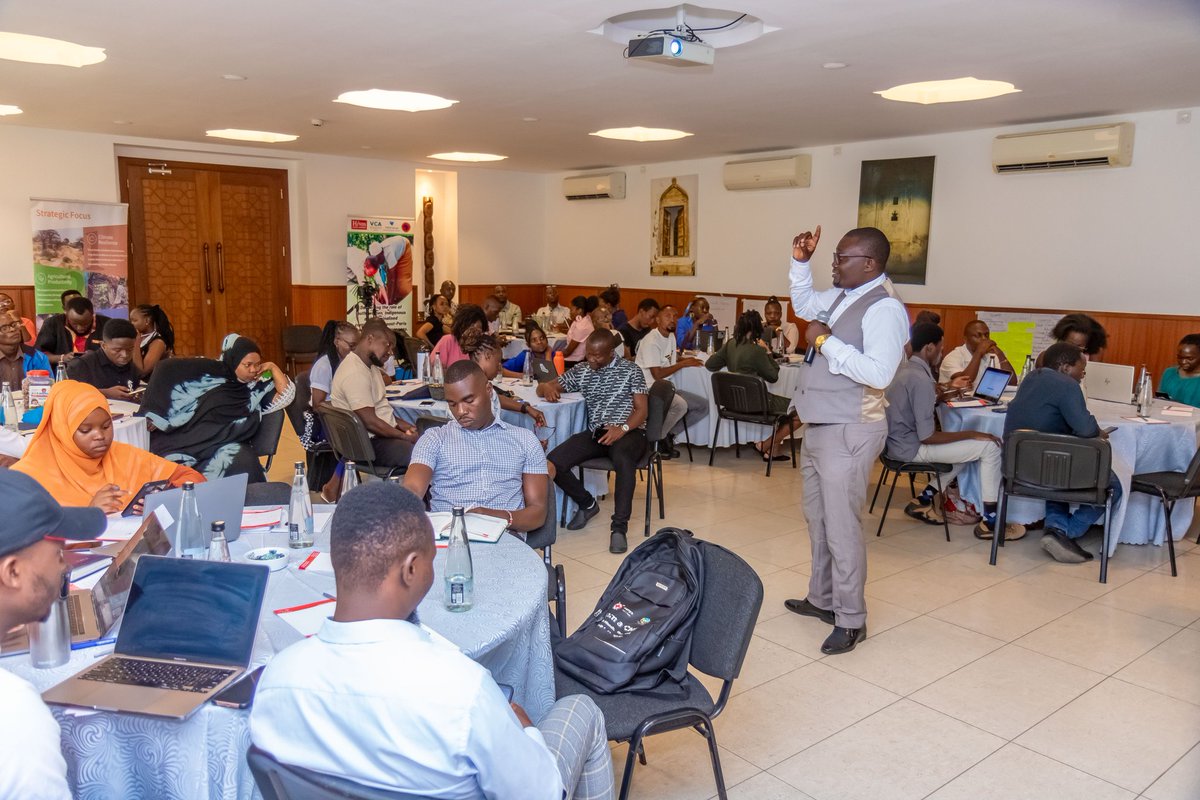 Youth_Dare's tweet image. Day 1 DONE ,! 
An impactful session packed with open conversations, presentations and artwork all this linked to understanding and improving the Climate adaptation and financing approaches in our programming. 
Ready for day 2. 
#LCOYKE2024
#JustClimateAction
@LCOYKenya2024