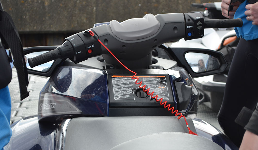 Calling all motor boat users.......Kill Cords - 

🔹Do you have one on your boat❓
🔸Do you know what it’s for❓🙄
🔹Do you use it when out on your boat❓

#WaterSafety