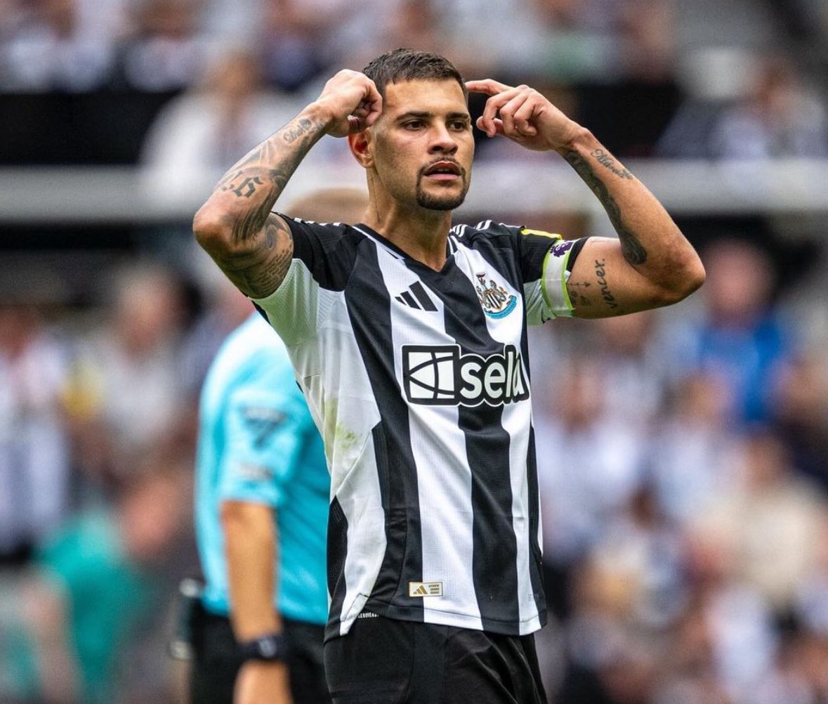 ⚪️⚫️©️ Bruno Guimarães becomes Newcastle’s new captain, decision has been made.

“I always said I would like to put my name in the club's history. I can’t wait to do my best for the club and the fans”, Bruno said this summer.

He’s new captain as <a href="/CraigHope_DM/">Craig Hope</a> reported today. 🇧🇷