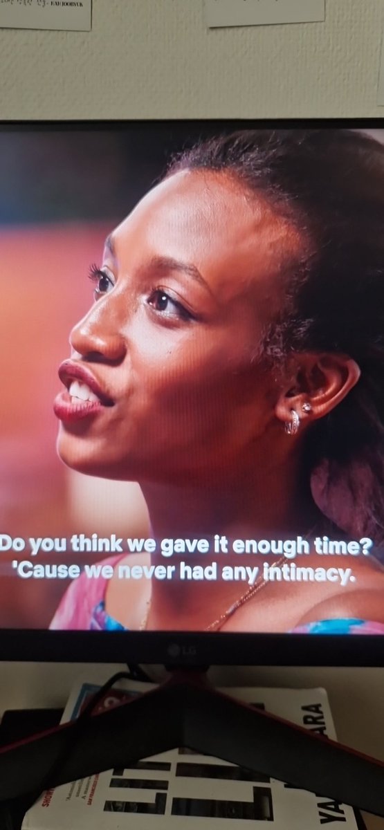 LeConqueress's tweet photo. Nicole telling the camera and Benny that she wants to wait with intimacy when she tried it with Sam the first night is also giving fake.

Why would you lie about that?

It makes me believe she is not attracted to Benny. 

Love is blind UK https://t.co/hG2XROT9n7