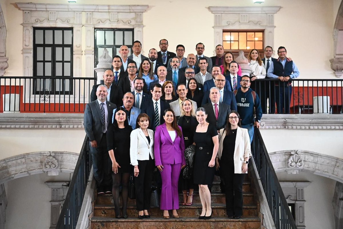 Improving, Líder en Innovación Tecnológica, Firma Convenio con 25 Universidades Locales para Impulsar el Talento Joven en Tecnología  🎓🦾
Este acuerdo  tiene como objetivo principal crear un puente entre la academia y la industria 💻