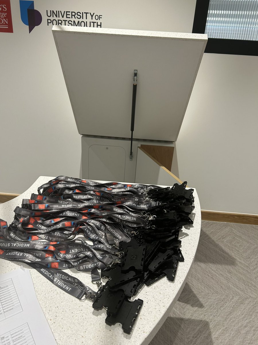 A great first day for the new Medical Students from #KingsCollegeLondon satellite into the #UniversityofPortsmouth MBBS program. Welcome all 😄