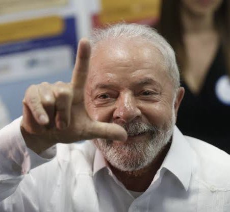 pedrorousseff's tweet photo. As exportações agrícolas bateram RECORDE HISTÓRICO no mês de julho.

Chegando na casa dos 15,4 BILHÕES DE DÓLARES.

Isso é 8,8% MAIOR que o mesmo mês no ano passado. 

DA-LHE, LULA!!! 🇧🇷🚀 https://t.co/h7Cu53KlQE