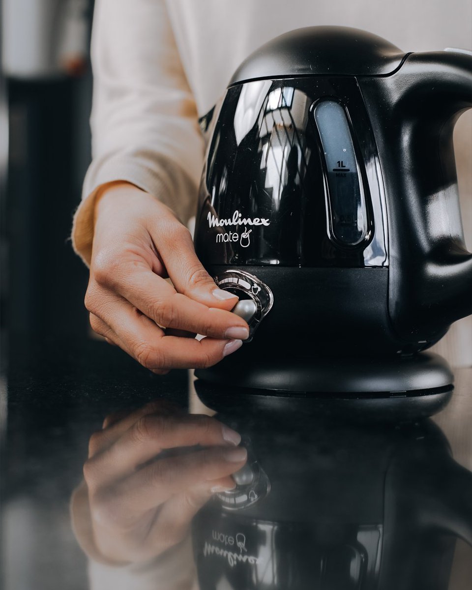 moulinexarg's tweet photo. Si ves este esto, es una señal para renovar tu pava eléctrica por la PAVA ELÉCTRICA MATE NEGRA de MOULINEX. Ideal para este invierno 🔥 y nada más estético para tu cocina 🏡✨https://t.co/MWugeHATzy https://t.co/AC16OEJz5w
