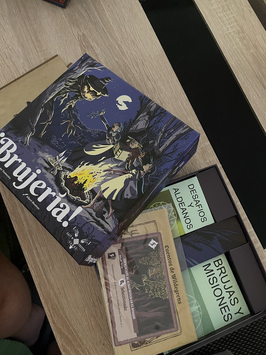 Thosnod's tweet photo. Muy contento con estos tres juegos de los amigos de @SaltPeppergames y que yo, con estas torpes manitas, he podido enfundar y hacer unos mazos personalizados #conservas #resistid #resist #brujeria #witchcraft #juegosdemesa #boardgames #bgg https://t.co/QlBPFfW6F2