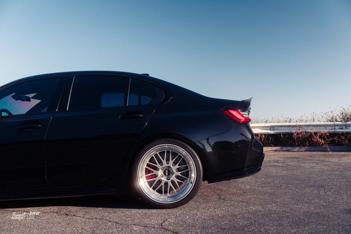 𝚎𝚕𝚒 tweet media