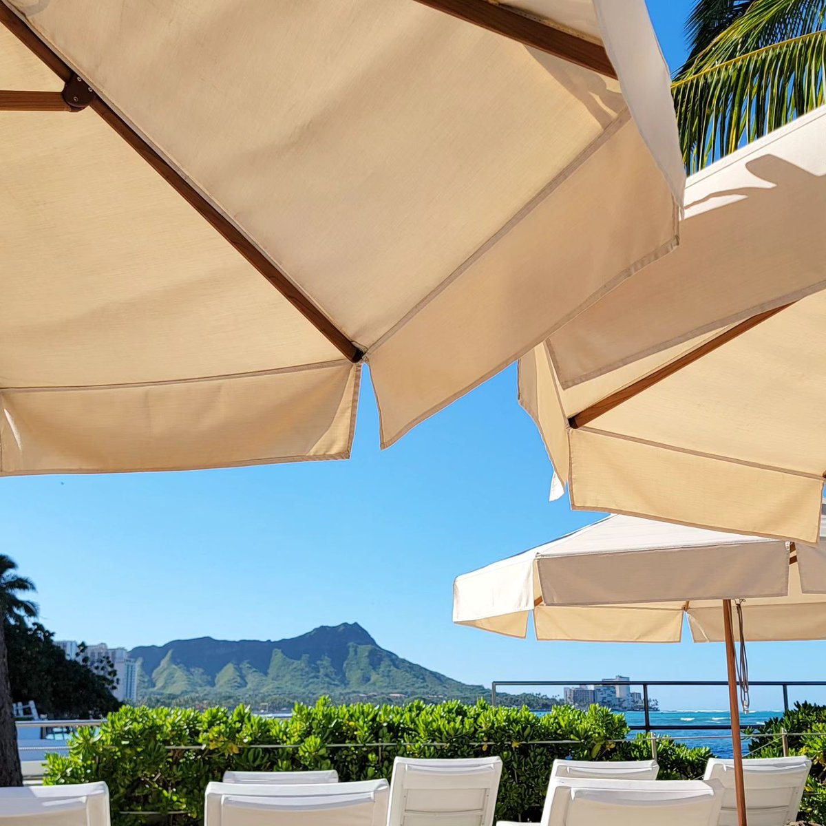 HalekulaniHotel's tweet photo. Happy #WorldPhotographyDay from Halekulani! Mahalo @crazyforrugby_2022 on IG for taking this stunning shot of our prime views. 📸✨ 

Don't forget to tag us in your #HalekulaniMoment to be considered in next month's shoutout! https://t.co/E4JmU40jPu
