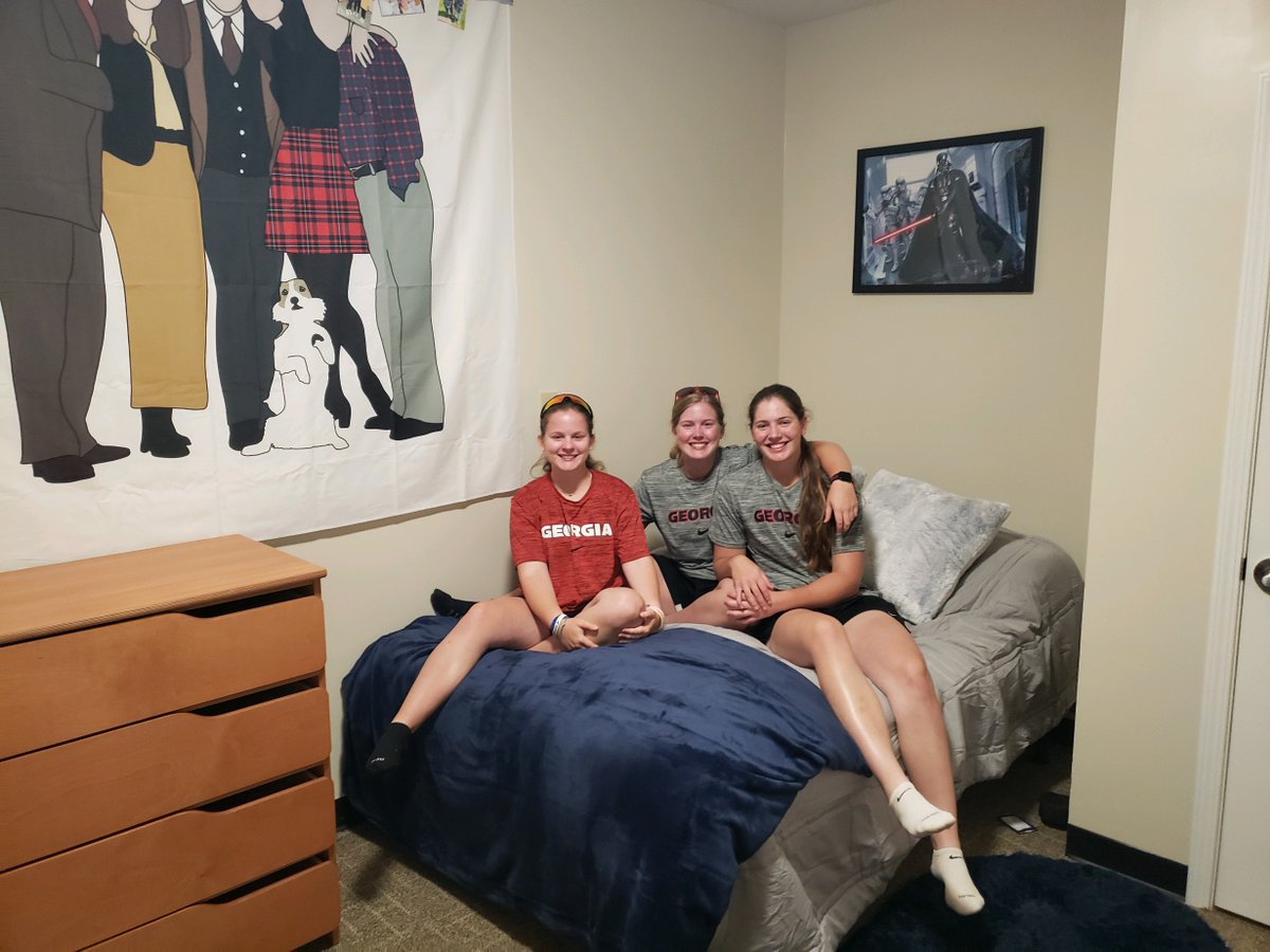 EIS Correspondent Grace White talks about the passage of time and what it was like to move her sister Esther to the University of Georgia! Click here to read more! loom.ly/iP3zEbA