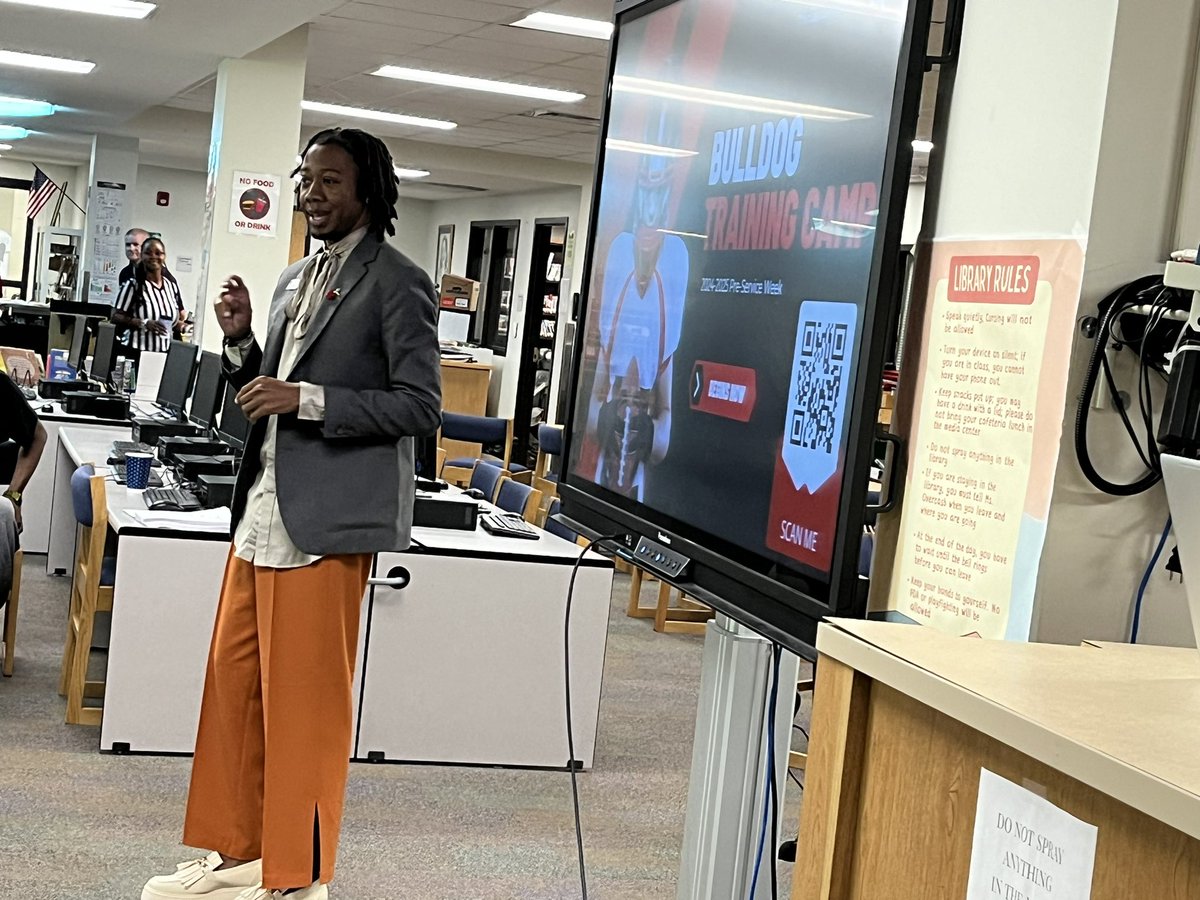 scorebigTHS's tweet photo. Bulldogs kicked off a winning year this morning with words from Board Chair Taylor, Principal Wynn and API Page. #SCOREBIG #progressTCS https://t.co/fJYiyoxnMI