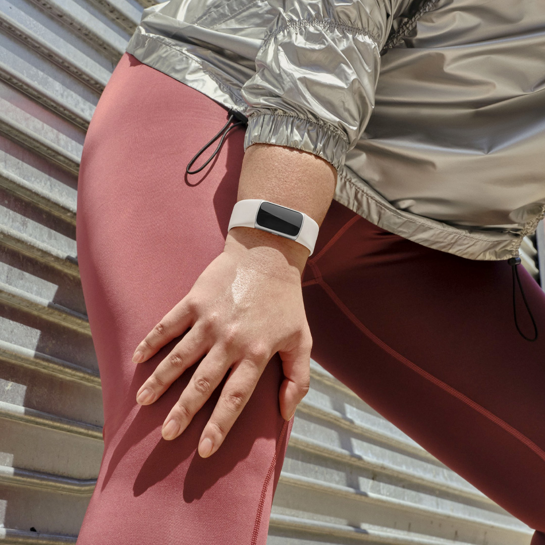 PCRichardandSon's tweet photo. Your wrist just got an upgrade - time to elevate your fitness journey! ⌚🏃https://t.co/H3AY8HQsEi
#FitBit #ActivityTrackers #Fitness https://t.co/T7FZjCJOJD