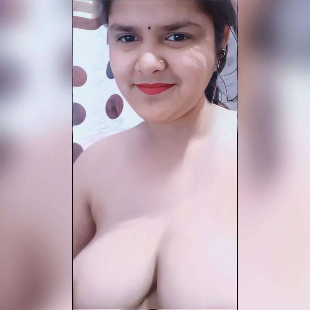 ritu_ku76061's tweet photo. Mujhe kon Kon chodna chata hia https://t.co/JwYb20RnFi